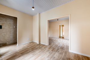 Image 9 - 872888