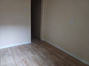 Image 4 - 872888