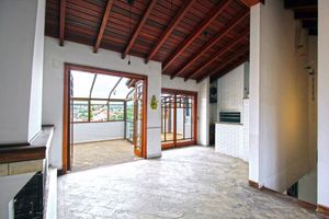 Image 11 - 8729