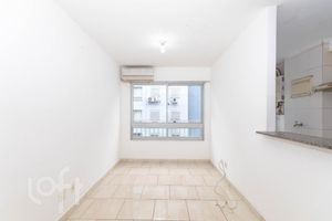 Image 1 - 872926