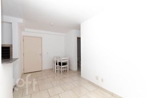 Image 3 - 872926