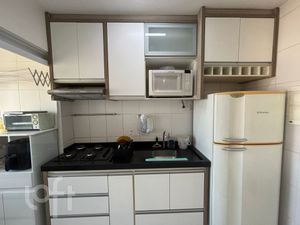 Image 1 - 872974
