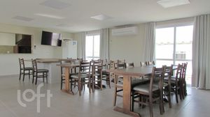 Image 11 - 872975