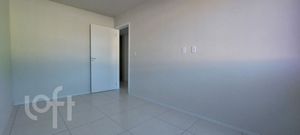 Image 4 - 872977