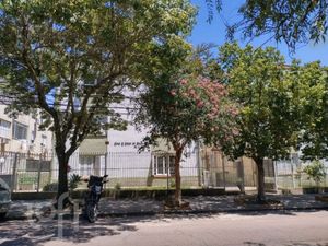 Image 8 - 872980