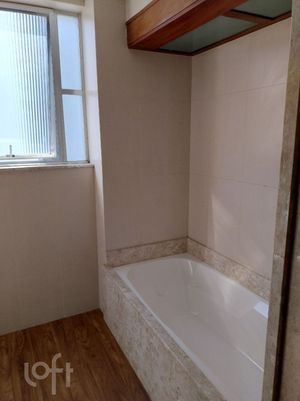Image 31 - 872986
