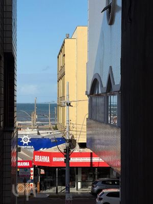 Image 1 - 872989