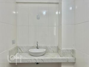 Image 19 - 872992