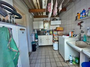 Image 33 - 872993
