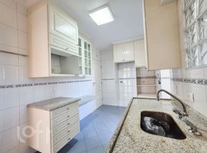Image 7 - 873001