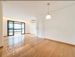 Image 33 - 873001