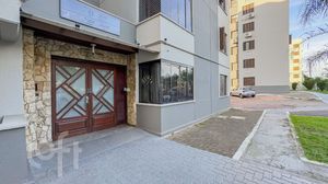 Image 23 - 873010