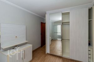 Image 29 - 873011