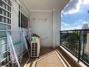 Image 10 - 873012