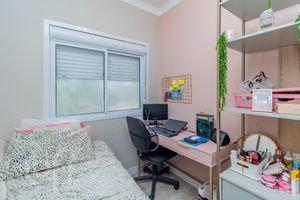 Image 19 - 873022