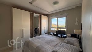 Image 19 - 873024