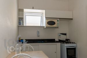 Image 11 - 873061