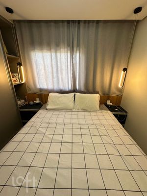 Image 18 - 873063