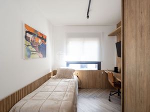 Image 21 - 873072