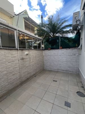 Image 10 - 873077