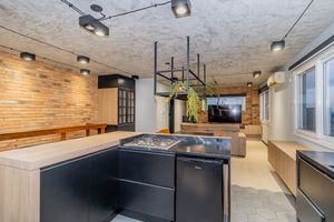 Image 35 - 873081