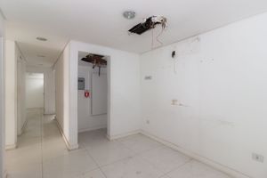 Image 17 - 873082