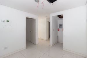 Image 18 - 873082