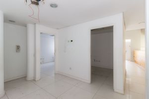 Image 19 - 873082