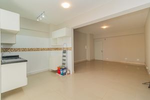 Image 10 - 873083
