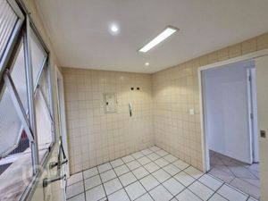 Image 10 - 873086