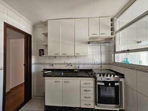 Image 7 - 873090