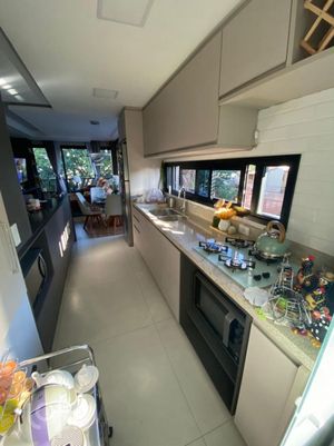 Image 9 - 873102