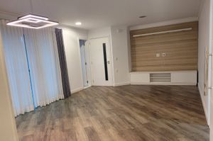 Image 19 - 873148