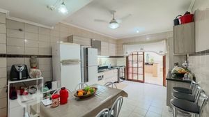 Image 44 - 873228