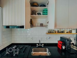 Image 30 - 873250