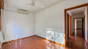 Image 19 - 873262