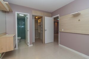 Image 17 - 873265