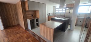 Image 12 - 873303