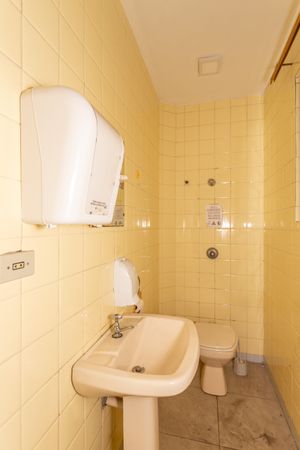 Image 11 - 873306