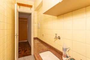 Image 8 - 873306