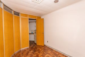 Image 17 - 873306