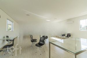 Image 21 - 873307