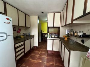Image 13 - 873337
