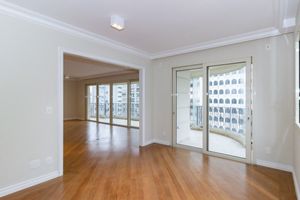 Image 7 - 873379
