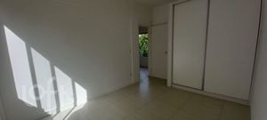 Image 22 - 873382