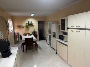 Image 4 - 873404