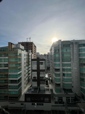 Image 18 - 873494
