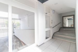 Image 23 - 873505