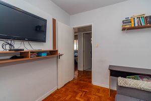 Image 6 - 873508
