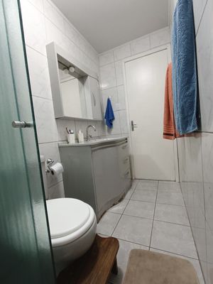 Image 10 - 873508